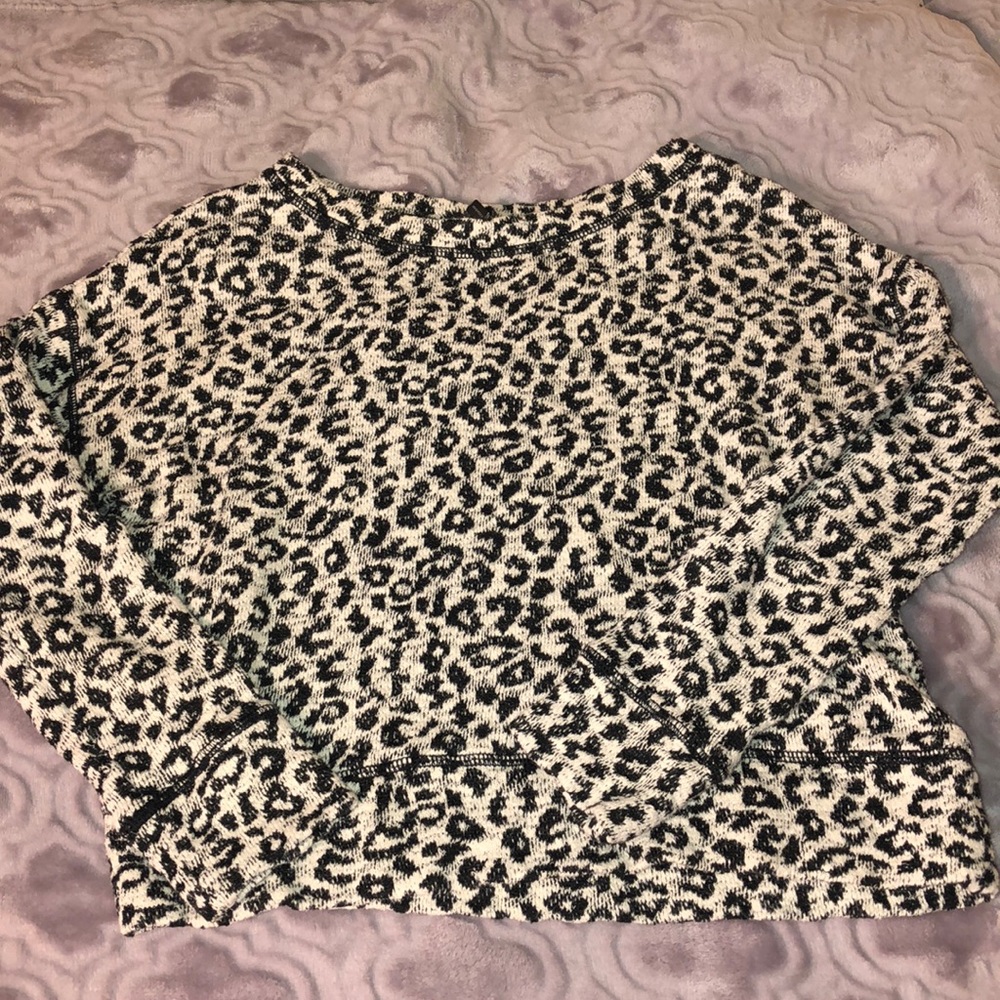 🖤 Leopard print sweater shirt